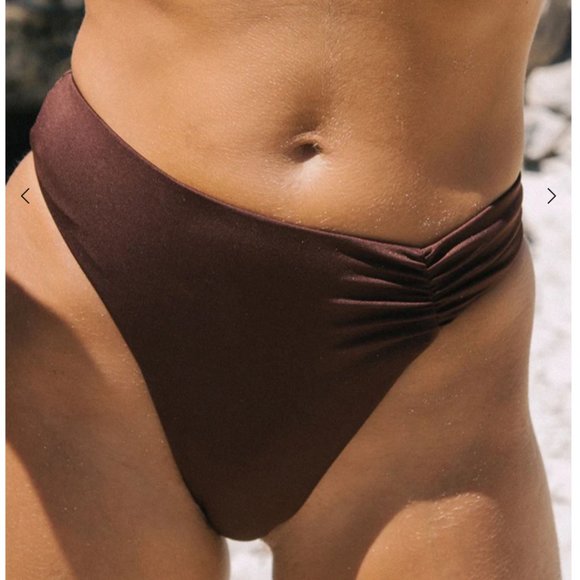 Sylk Swim- Ossa Knot Top and Lucio Side Scrunch Bottom - Picture 2 of 5